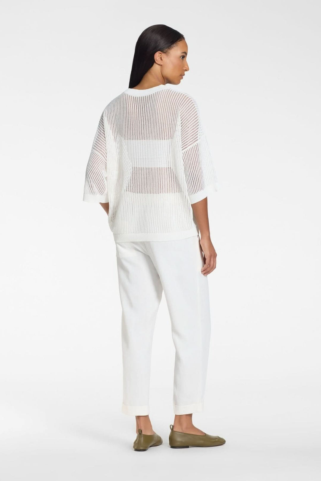 Tricot ajouré en maille légère manches 3/4, vue de dos, modèle montrant l&