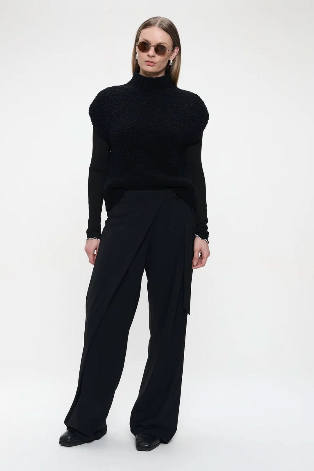Sleeveless knitwear