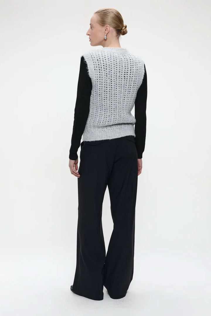 Sleeveless openwork knit