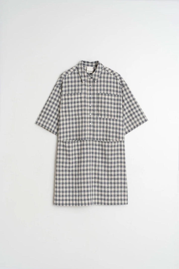 Tunique Vichy à carreaux avec col chemise et manches trois-quarts, idéale pour un look décontracté.