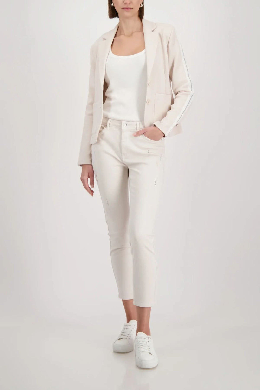 Structured jacket in textured knit