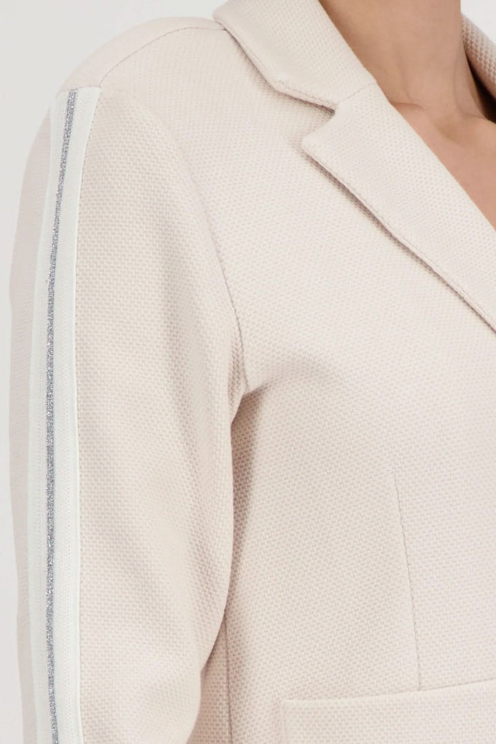 Structured jacket in textured knit
