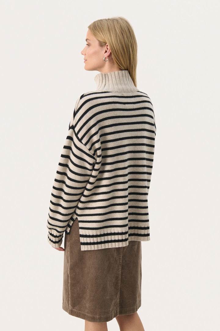 Stand-up collar knit