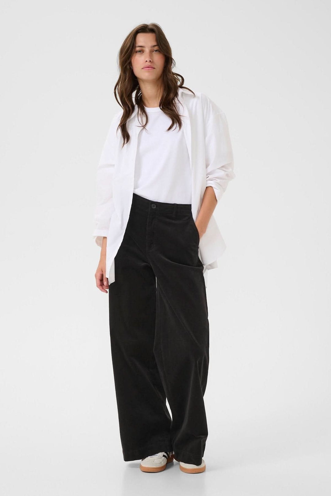 Ninnen corduroy pants