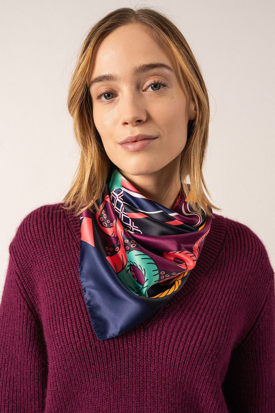 Foulard CARRE FOND MARIN