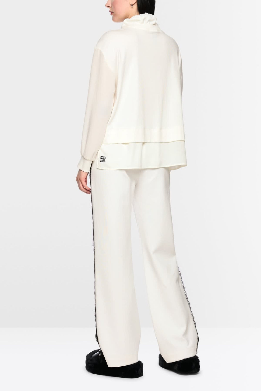 Blouse ample à col avec cordon de serrage vue de face pour femme Marc Cain