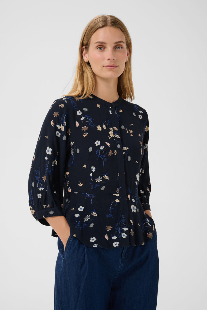 Blouse Constantina fleurie à manches trois-quarts vue de face pour femme Part Two