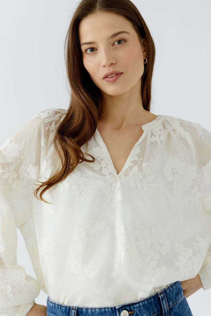 Vue avant blouse broderies florales multicolores sans col femme - Valérie Simon