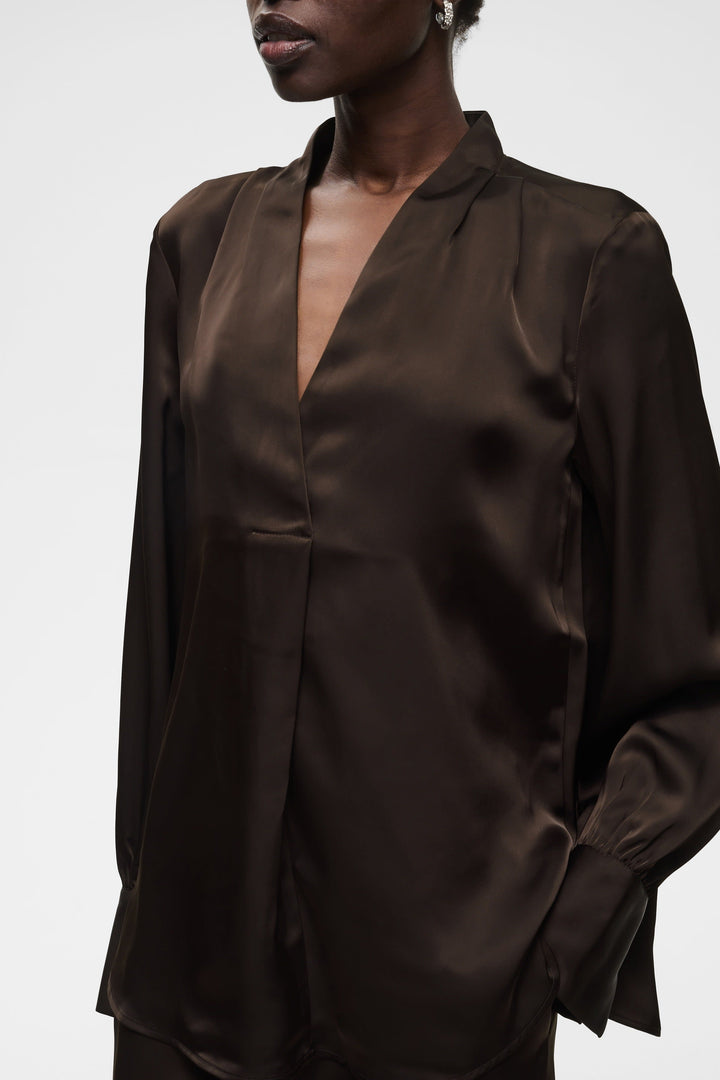 Front View of Women&