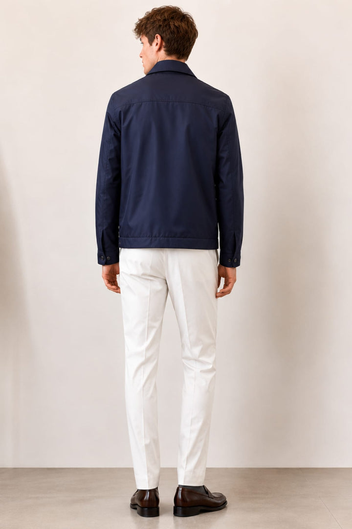 Vue de face blouson Corneliani pour homme gris clair avec fermeture éclair et col montant - Valérie Simon