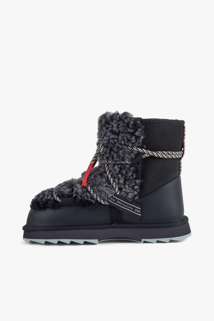 Front view of the BLURRED TEDDY Boots for Women by EMU