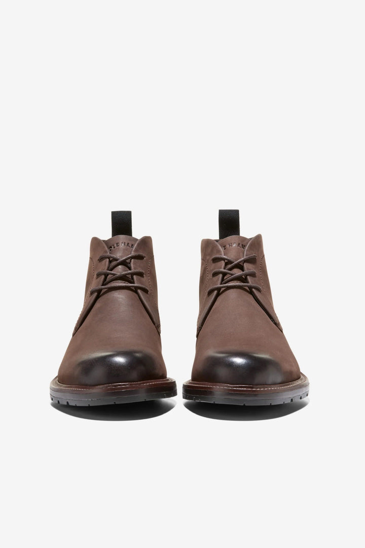 Bottes Chukka en cuir à lacets vue de face pour homme Cole Haan