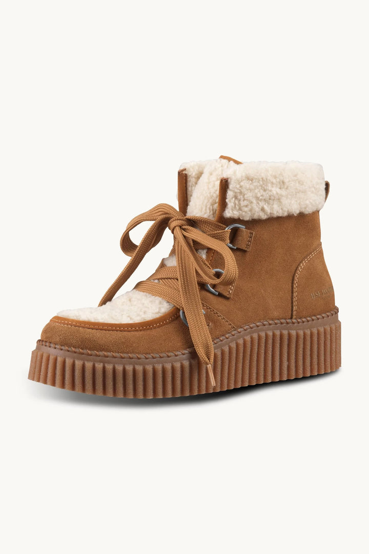 Bottes d’hiver à lacets doublées effet mouton vue de côté pour femme Ilse Jacobsen