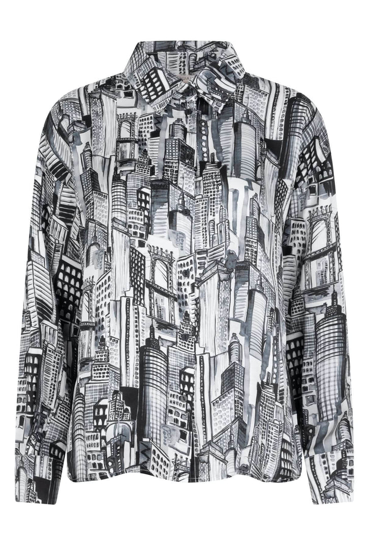 Chemise à imprimé urbain en noir et blanc, col chemise, coupe ample et fluide.