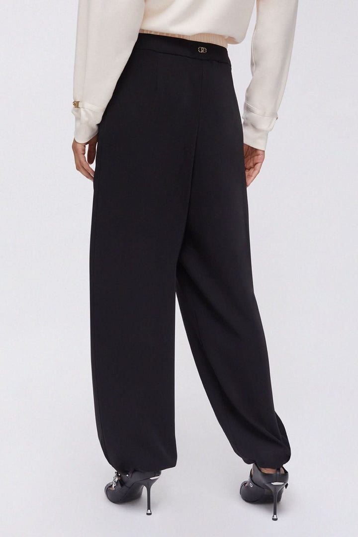 Pantalon large à plis avec taille contrastante