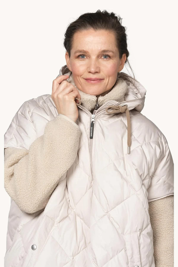 Cape matelassée à capuchon pour femme Ilse Jacobsen