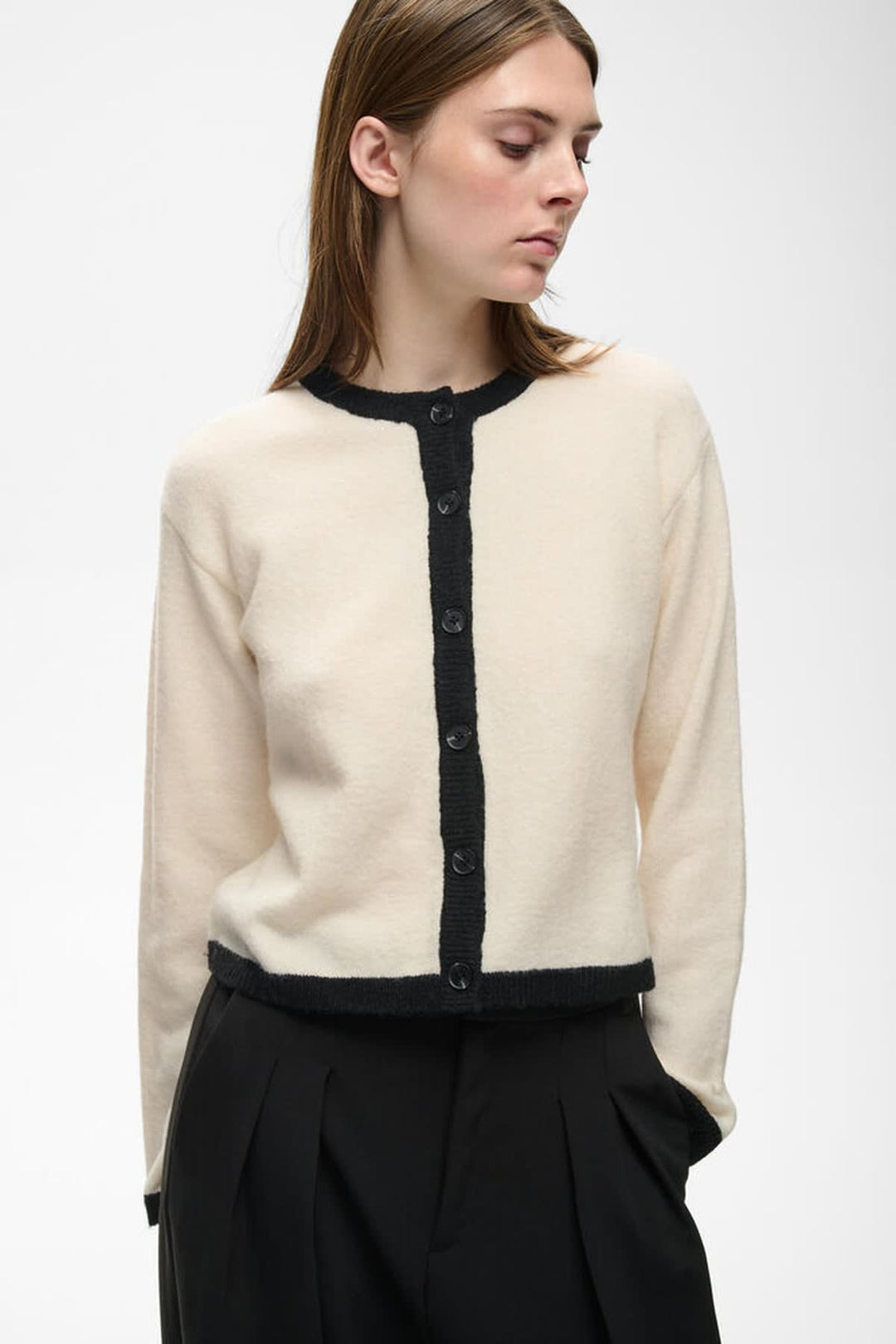 Vue de face cardigan à boutons Inwear Guna femme gris clair avec manches longues - Valérie Simon