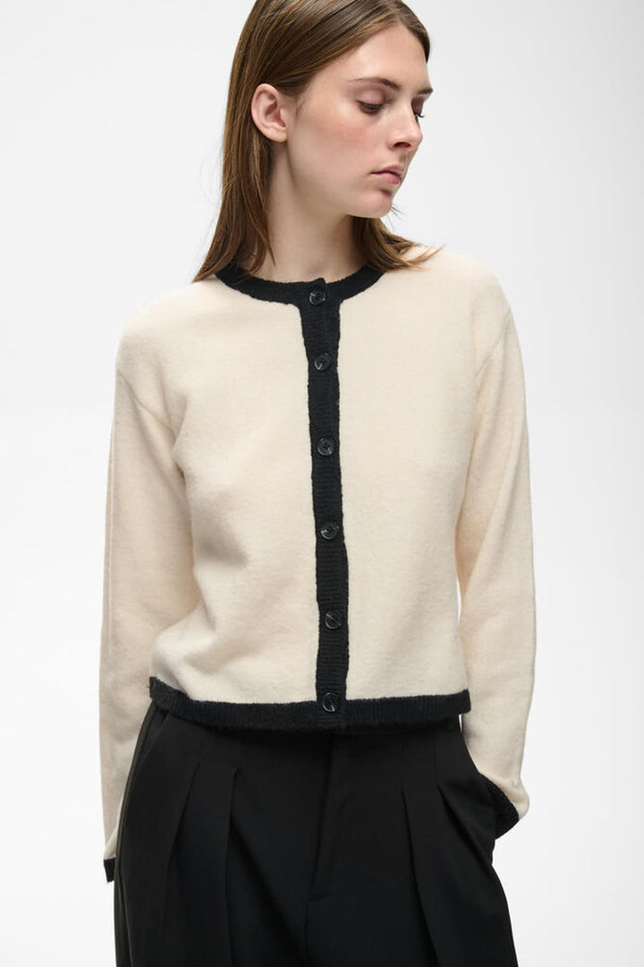 Vue de face cardigan à boutons Inwear Guna femme gris clair avec manches longues - Valérie Simon
