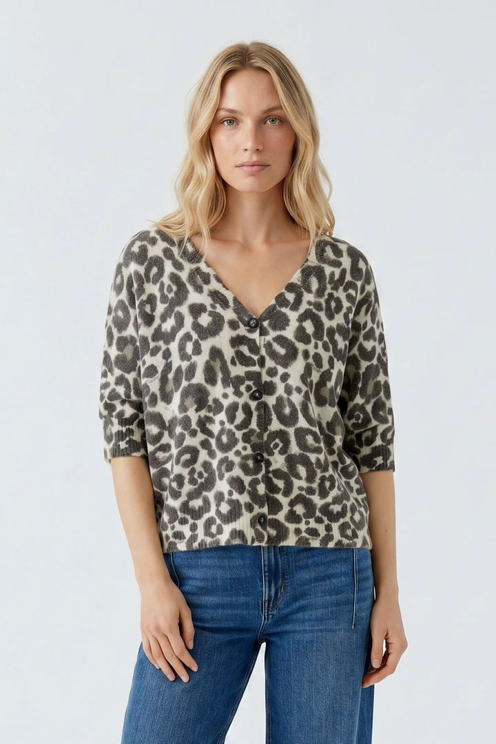 Vue de face cardigan léopard Oui pour femme marron avec encolure ronde - Valérie Simon