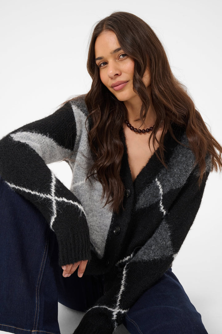 Cardigan à motif losanges vue de face pour femme Kaffe