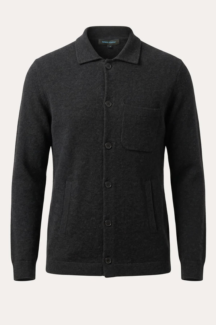 Cardigan en laine mérinos à col chemise vue de face pour homme Patrick Assaraf