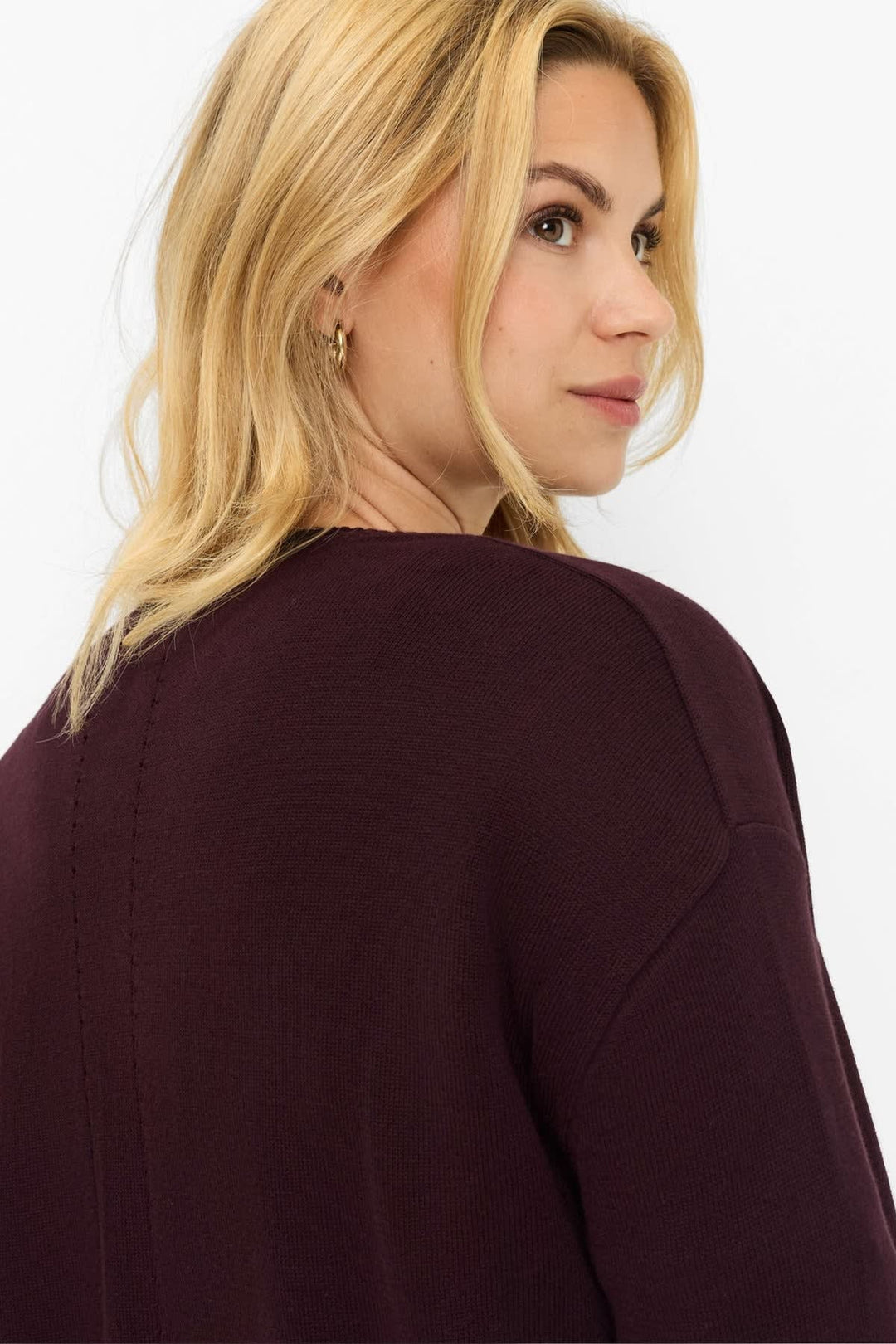 Vue avant cardigan en maille épurée Brax pour femme beige avec boutons distinctifs - Valérie Simon