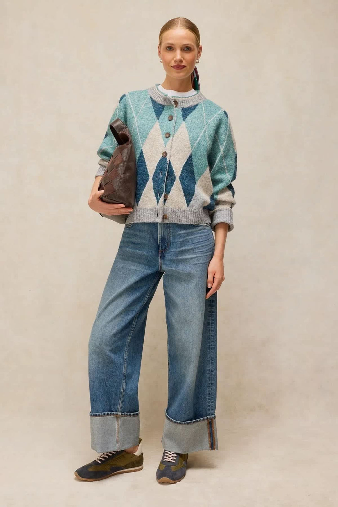 Cardigan en tricot à motif losanges vue de face pour femme White Stuff