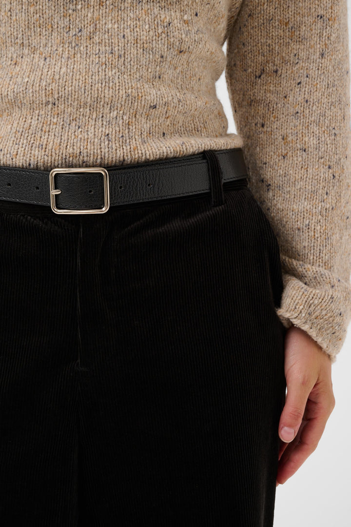 Ceinture Cicce fine à boucle rectangulaire vue de face pour femme Part Two