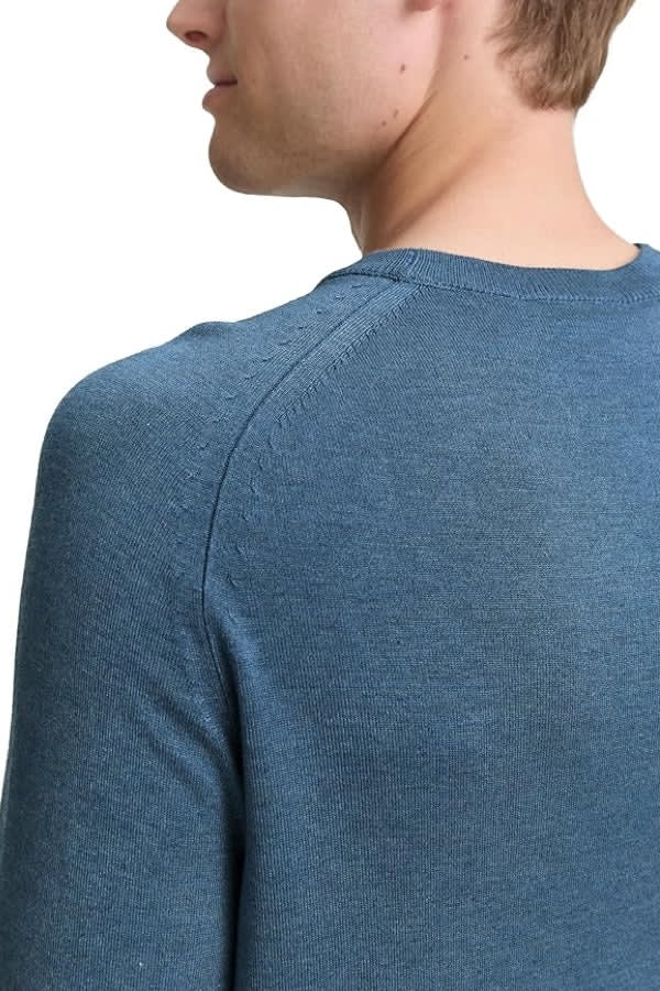 Chandail à col rond Tom Tailor homme bleu vue de face avec logo discret - Valérie Simon
