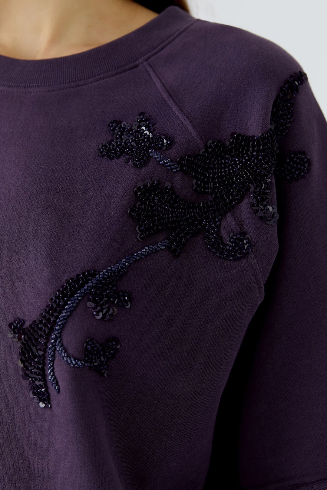 Vue de face chandail floral appliqué Oui pour femme couleur crème - Valérie Simon