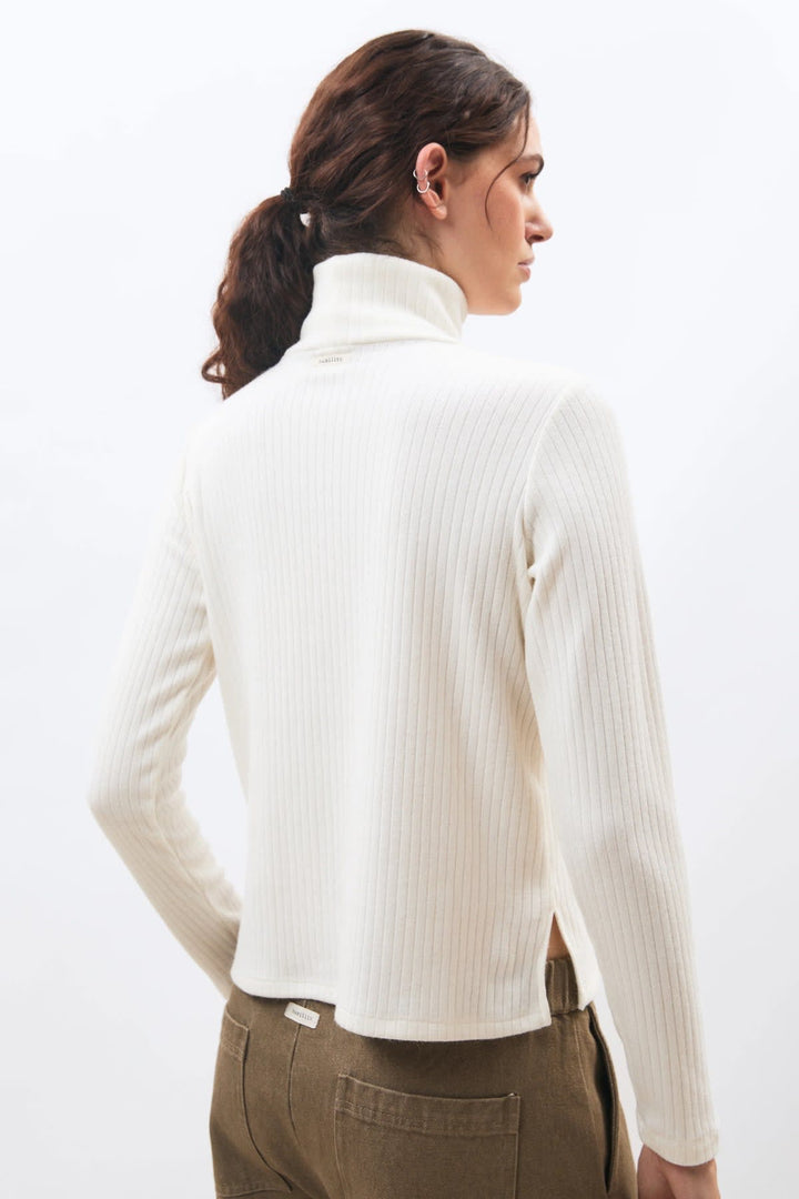 Women’s ribbed turtleneck sweater Humility