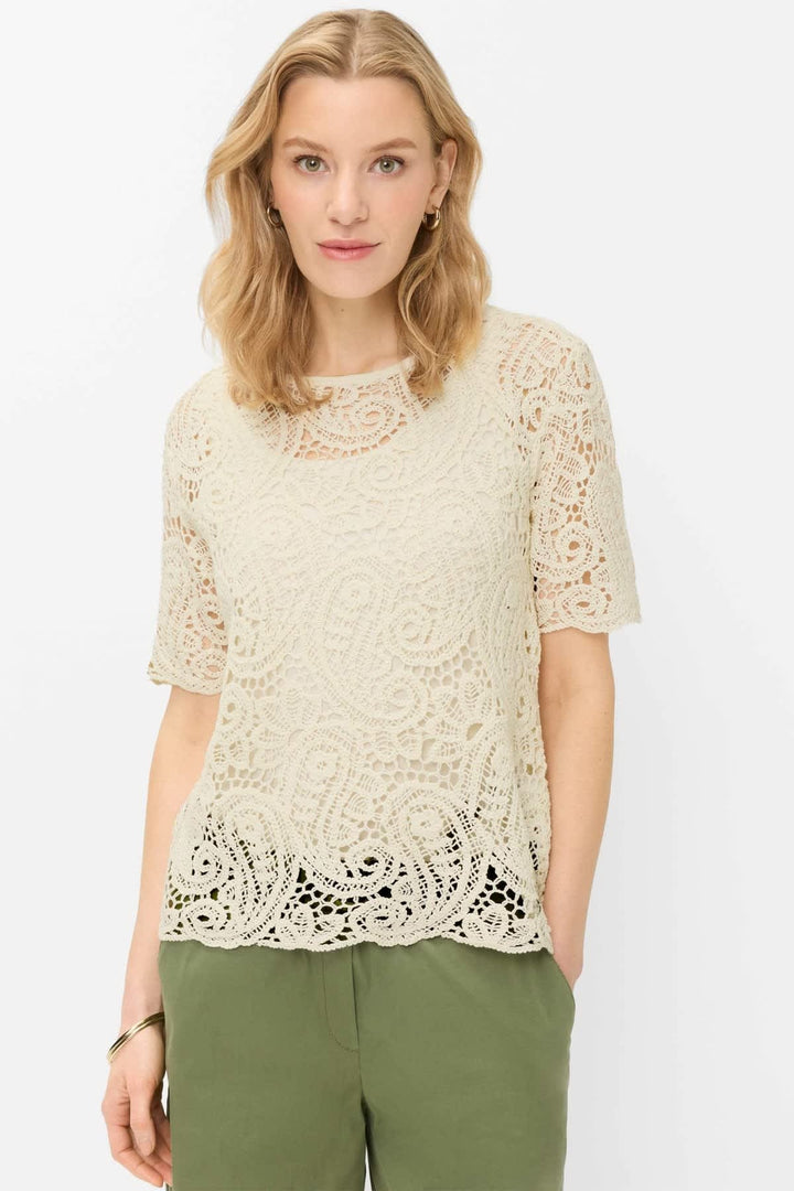 Front view of the Brax white low-cut lace T-shirt for women - Valérie Simon