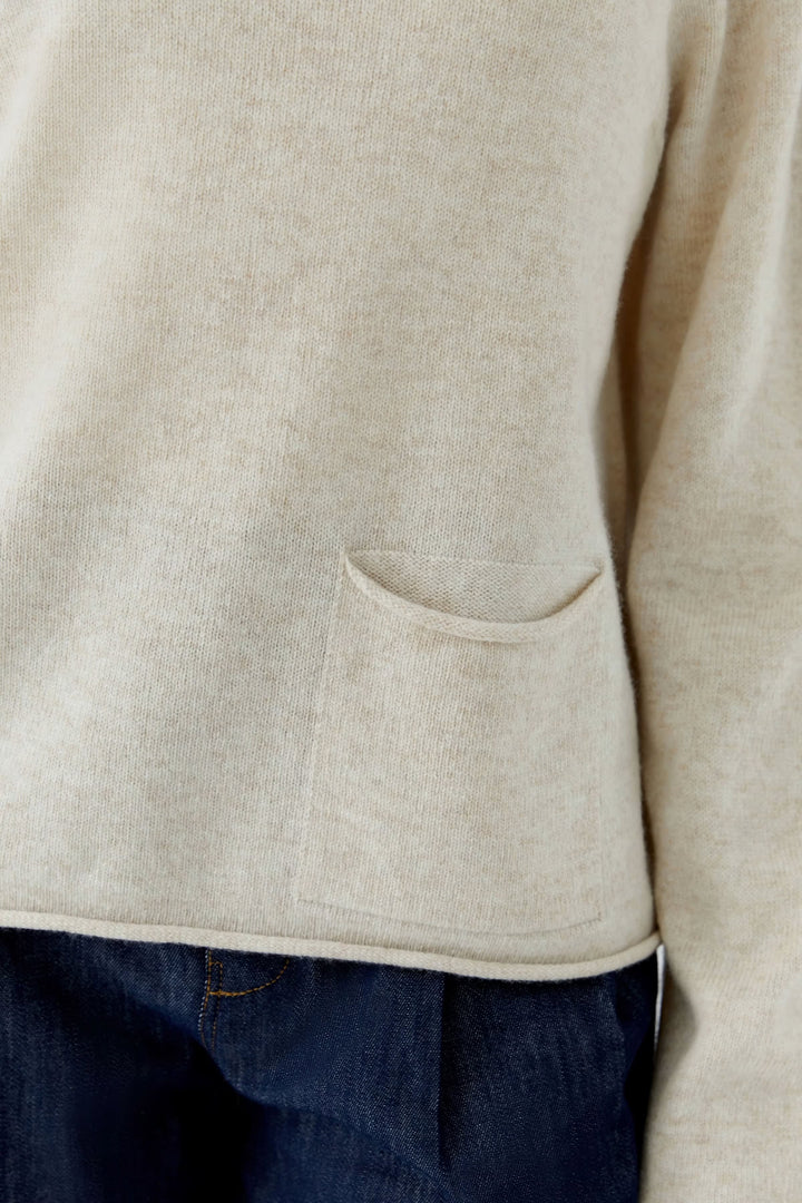 Vue de face chandail en maille beige à col montant Oui pour femme avec motif torsadé - Valérie Simon