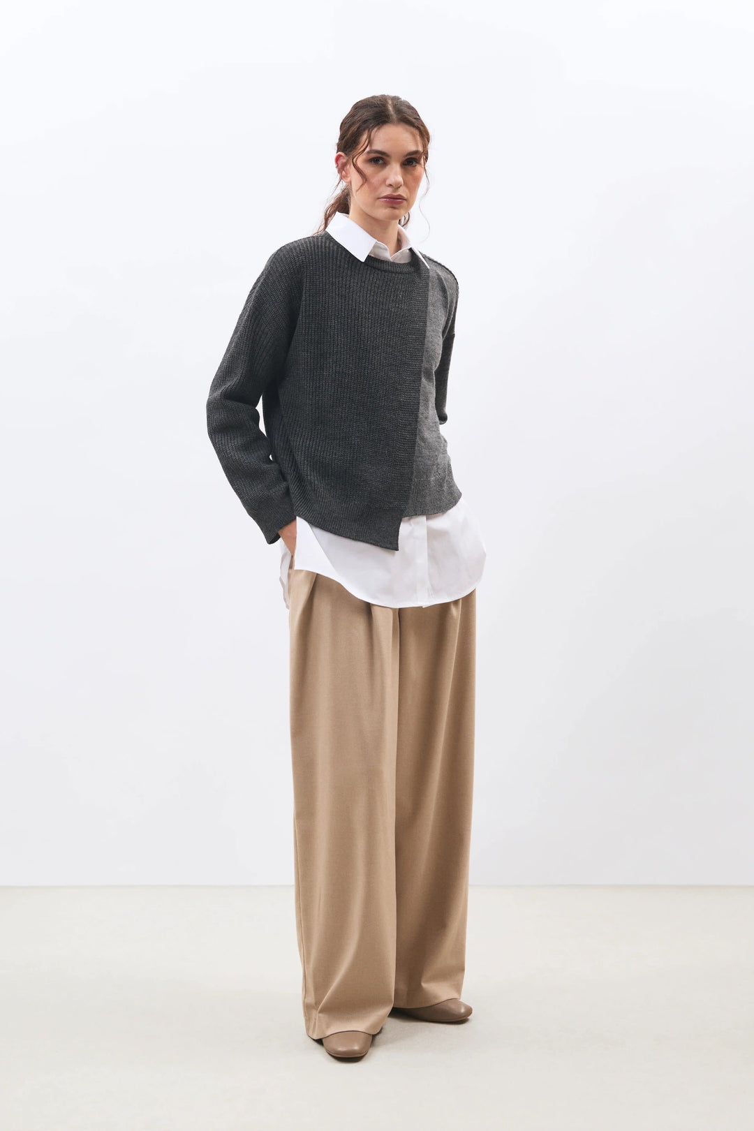 Chandail en tricot asymétrique Kikom pour femme Humility