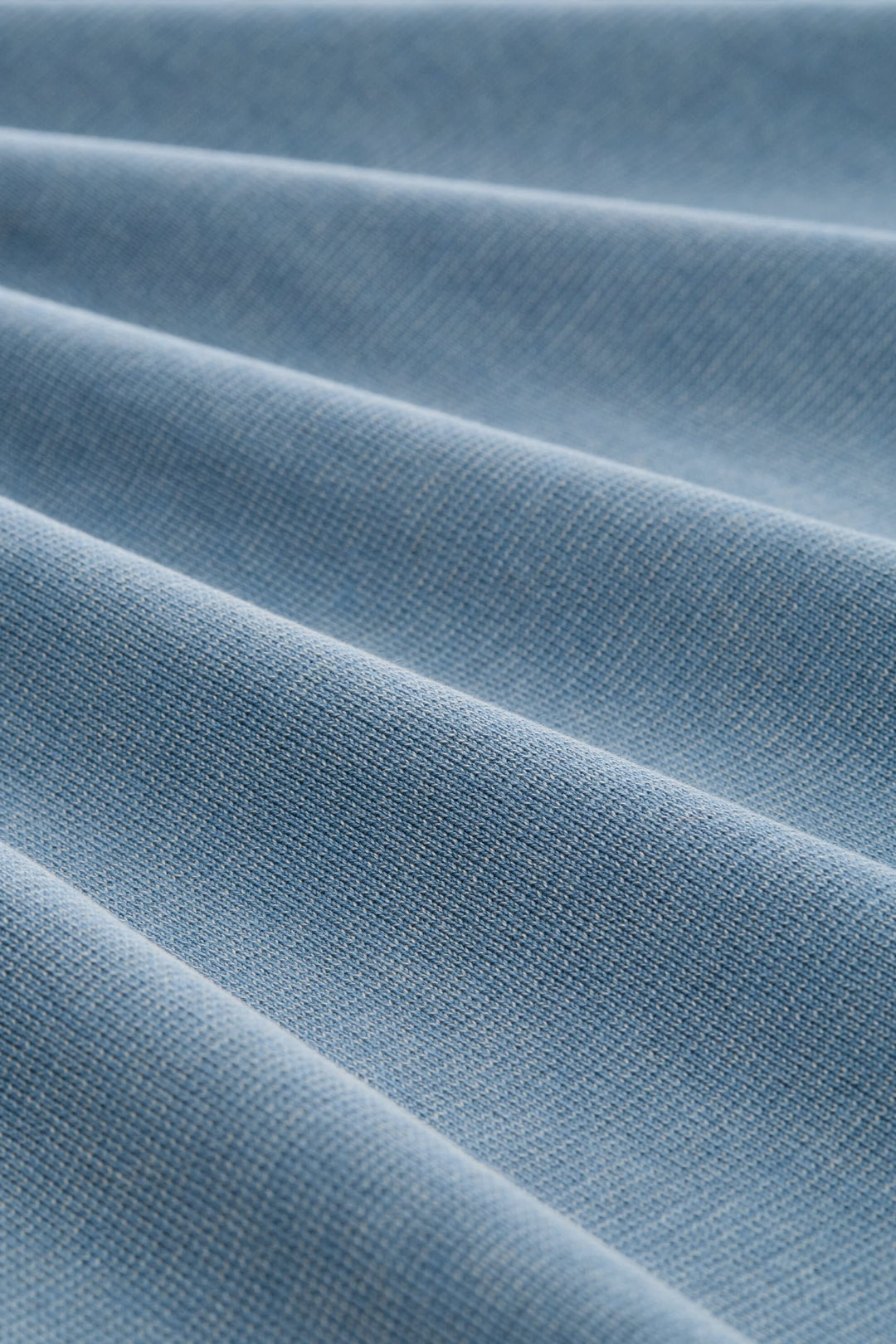 Vue de face chandail Tom Tailor léger col rond pour homme beige avec détails couture - Valérie Simon