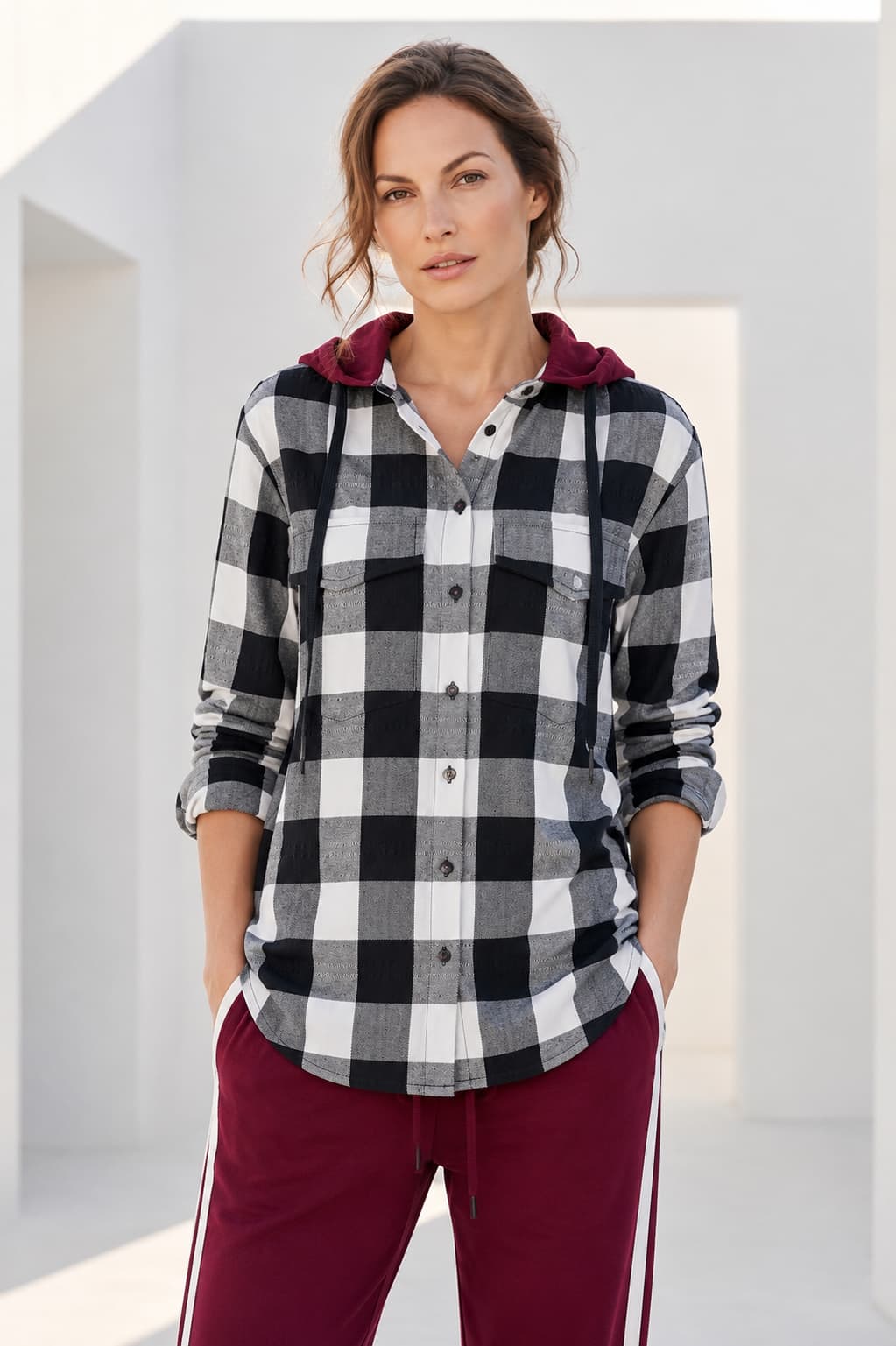 Chemise à carreaux avec capuchon vue de face pour femme kennys