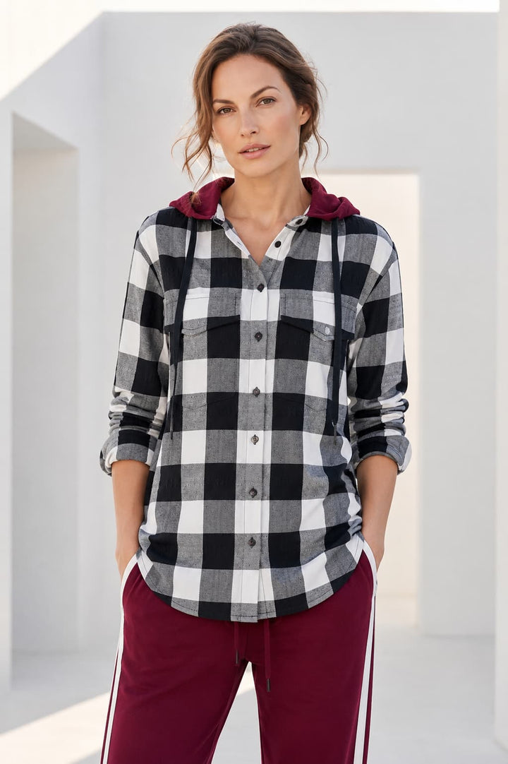 Chemise à carreaux avec capuchon vue de face pour femme kennys