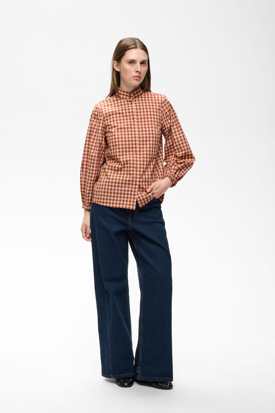 Chemise à carreaux à manches volumineuses vue de face pour femme Inwear