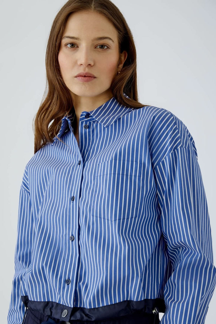 Chemise courte à rayures vue de face pour femme Oui