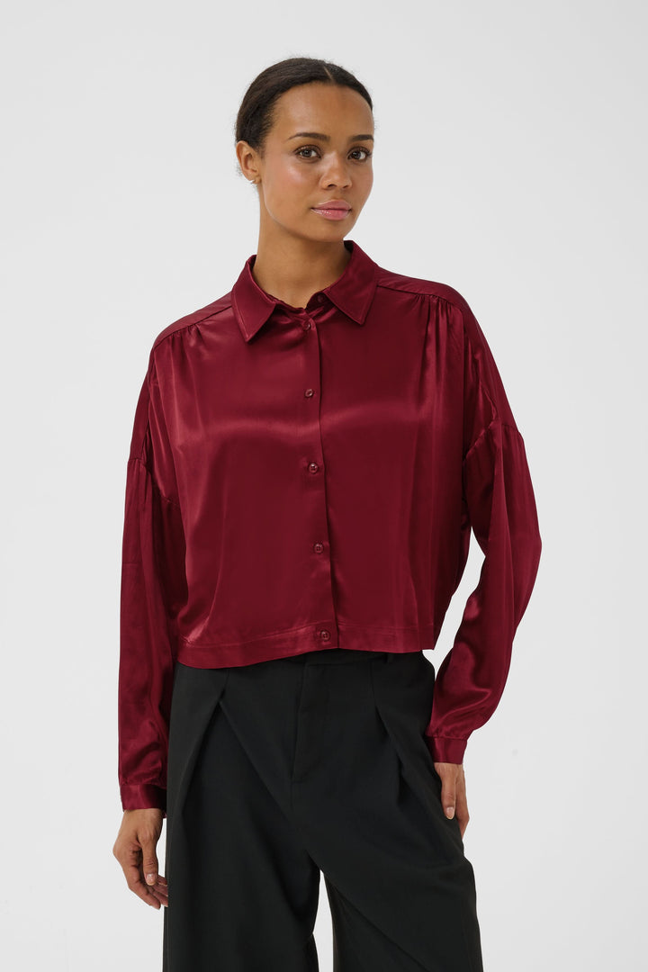 Chemise Dynya courte satinée à manches longues pour femme Part Two