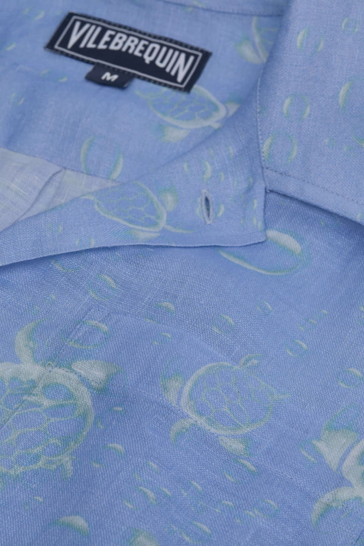 Vue de face chemise tortues en lin mélangé Vilebrequin homme bleu Valérie Simon