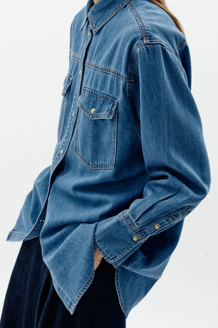 Vue de dos chemise longue denim Inwear pour femme bleue avec col - Valérie Simon