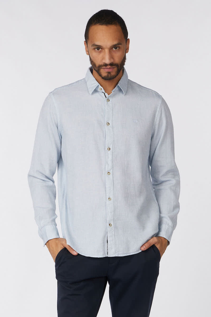 Vue de face chemise sport texturée Tom Tailor pour homme en gris avec boutons visibles - Valérie Simon