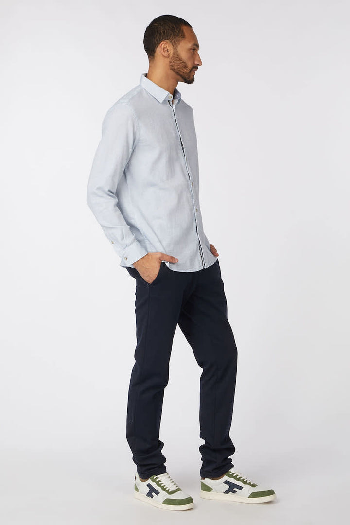 Vue de face chemise sport texturée Tom Tailor pour homme bleu avec détails boutons - Valérie Simon