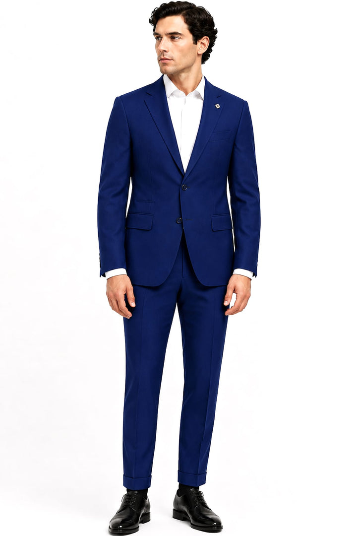 Vue de face complet homme bleu marine avec broderies élégantes Lief Horsens - Valérie Simon