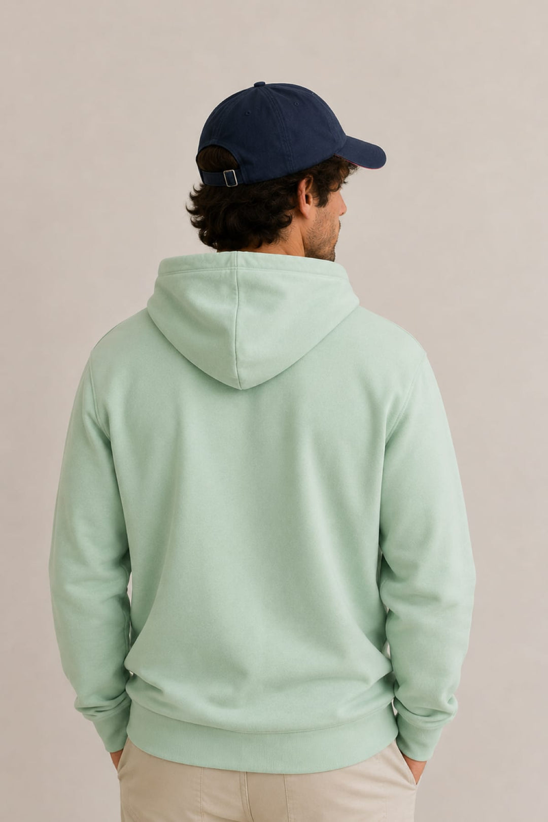 Vue frontale coton ouaté à capuchon Tom Tailor homme gris avec poche kangourou - Valérie Simon