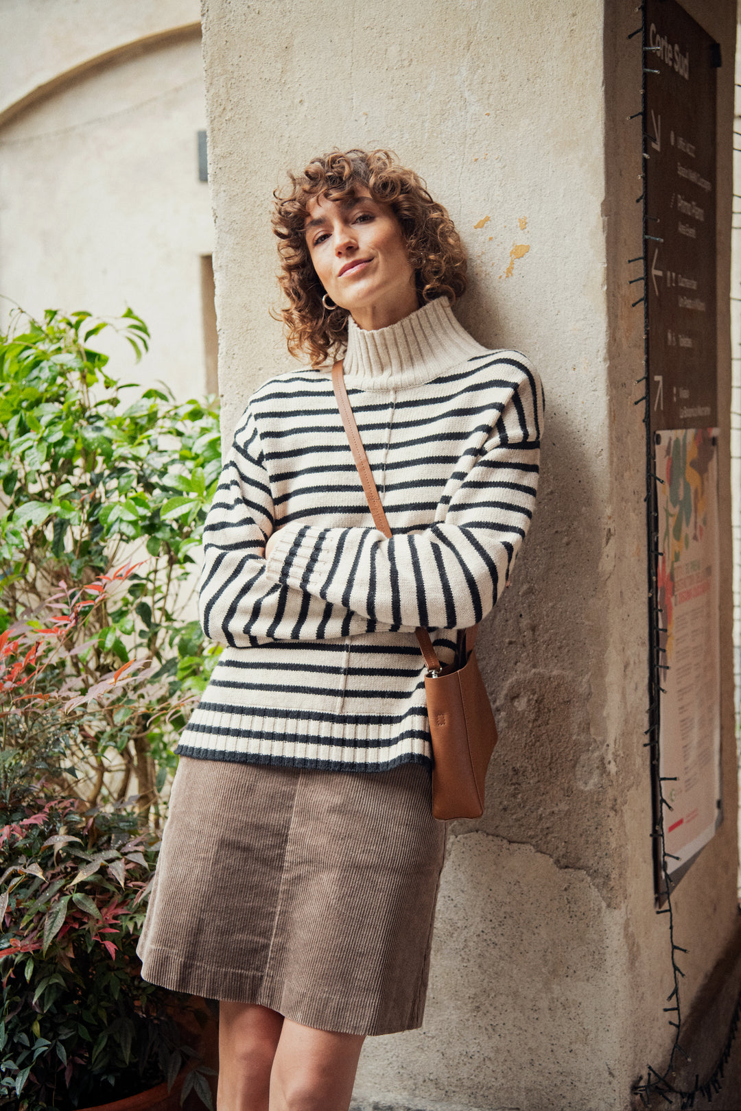 Stand-up collar knit