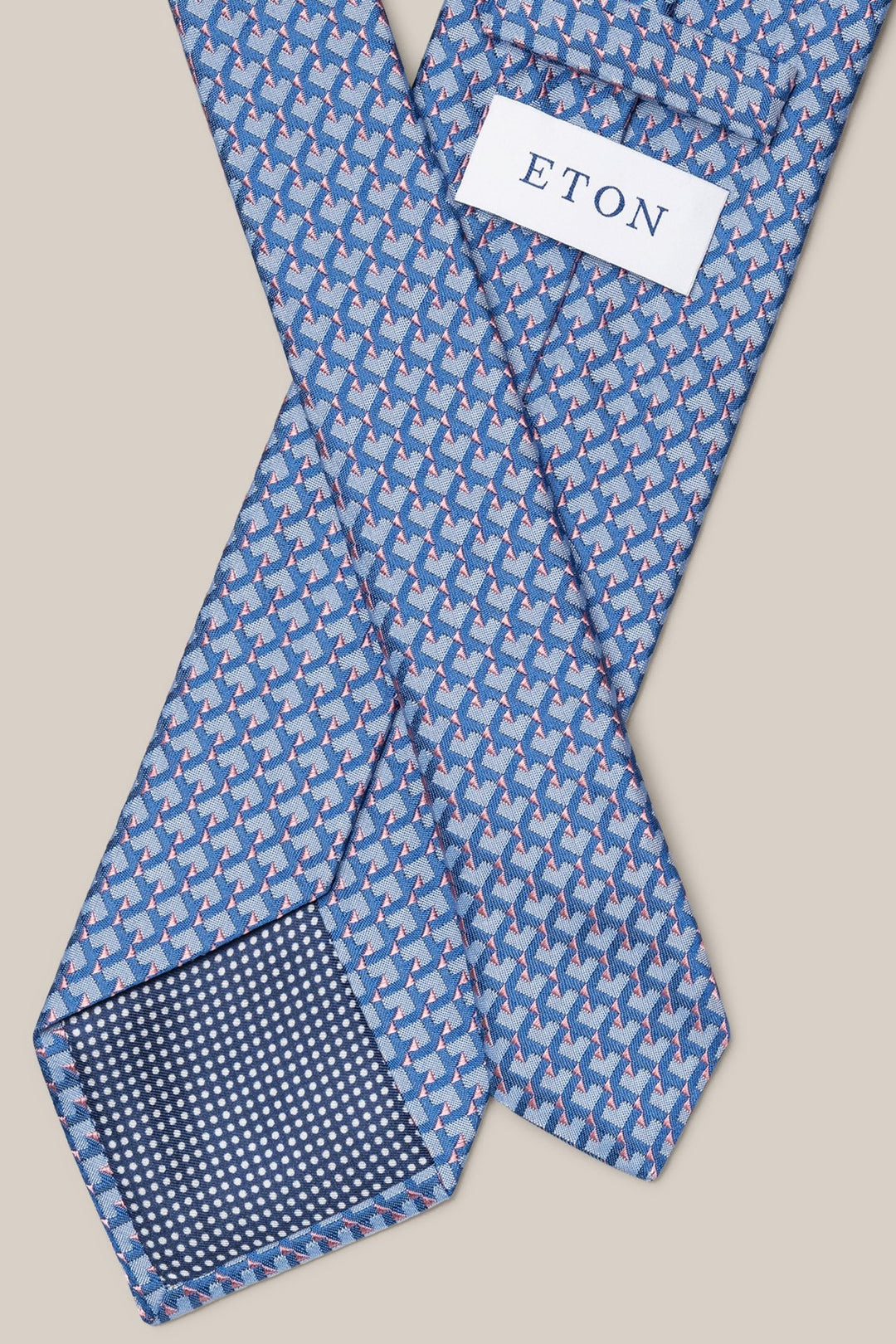 Geometric pattern silk tie