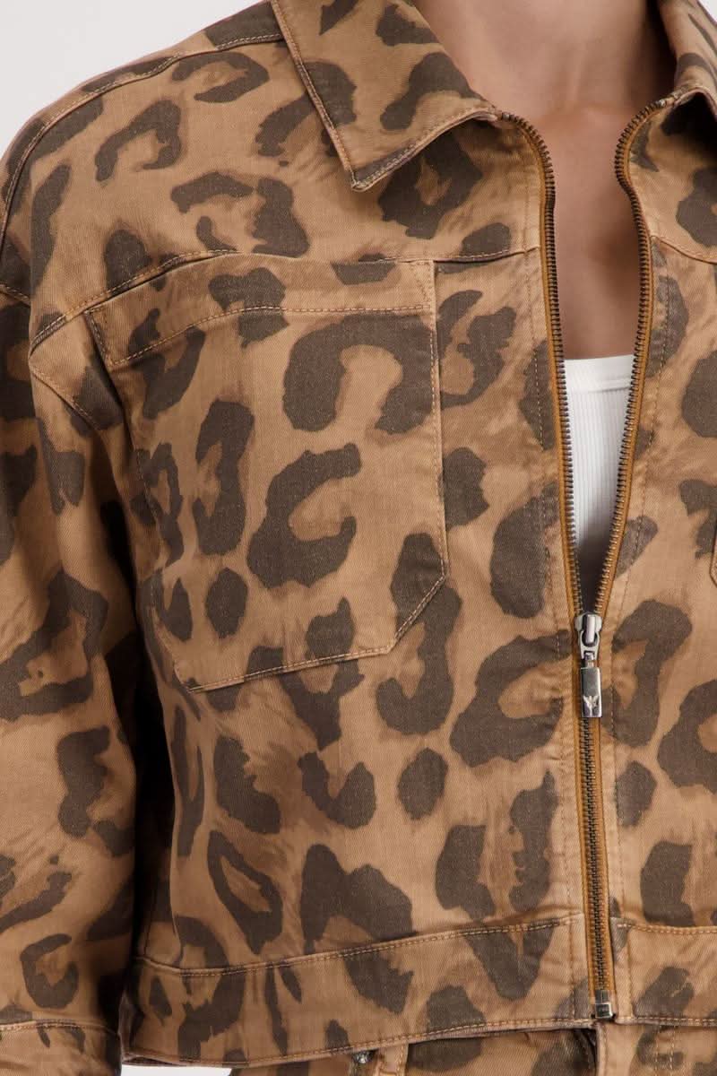 Short leopard-print jacket