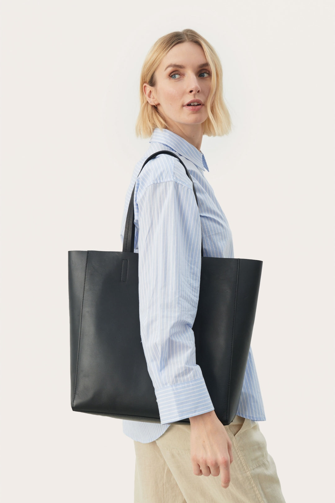 Emrie leather bag